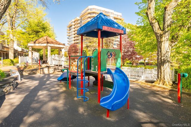 17 Hillside Terrace D, White Plains, NY 10601