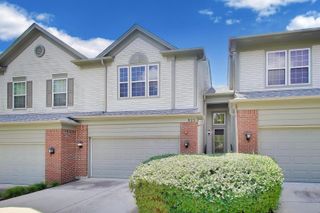 923 Kings Canyon Drive, Streamwood, IL 60107