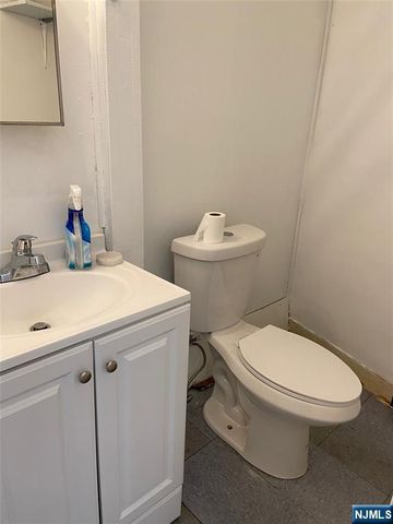 67 S Washington Avenue, Bergenfield, NJ 07621