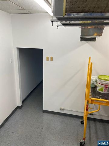 67 S Washington Avenue, Bergenfield, NJ 07621