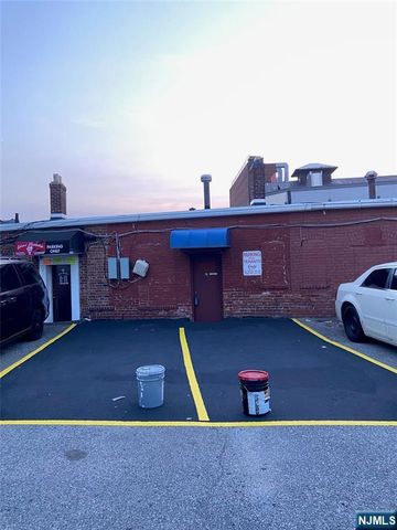 67 S Washington Avenue, Bergenfield, NJ 07621