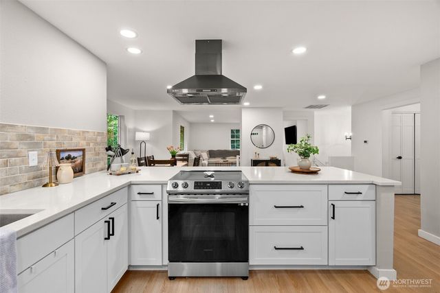 395 NW Blomster Way, Poulsbo, WA 98370