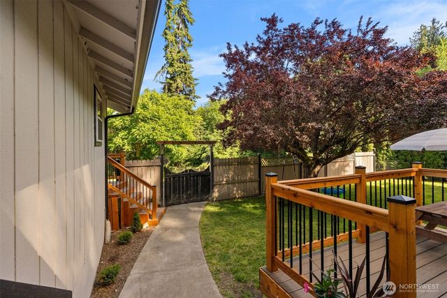 395 NW Blomster Way, Poulsbo, WA 98370
