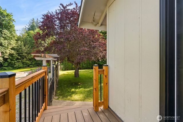 395 NW Blomster Way, Poulsbo, WA 98370