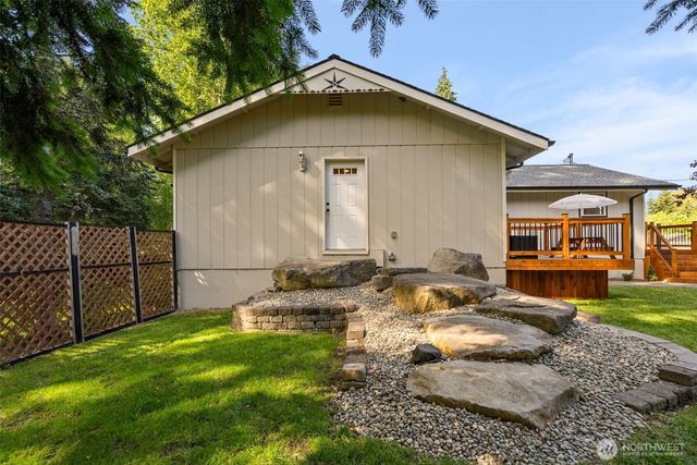 395 NW Blomster Way, Poulsbo, WA 98370