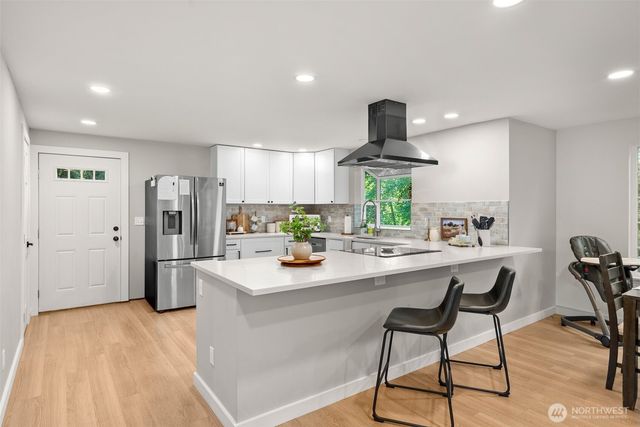 395 NW Blomster Way, Poulsbo, WA 98370