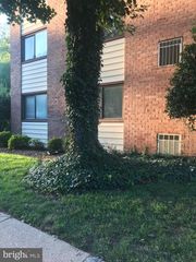 10724 WEST DR #101, Fairfax, VA 22030