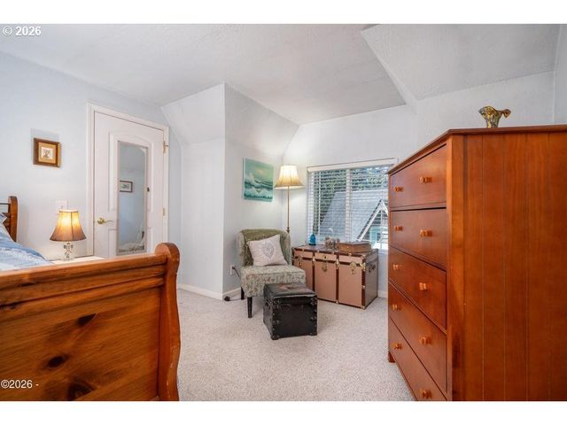 5460 PALISADES Dr, Lincoln City, OR 97367