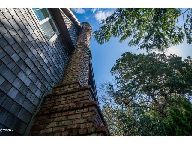 5460 PALISADES Dr, Lincoln City, OR 97367