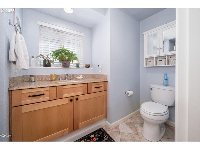 5460 PALISADES Dr, Lincoln City, OR 97367