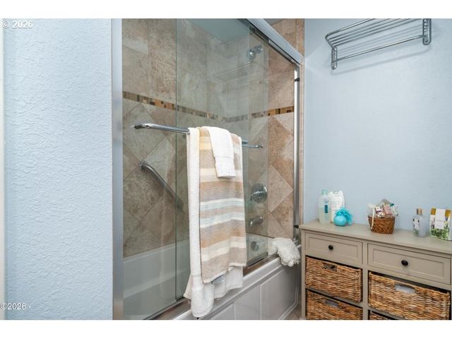 5460 PALISADES Dr, Lincoln City, OR 97367