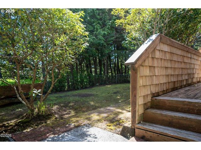 5460 PALISADES Dr, Lincoln City, OR 97367