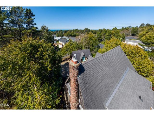 5460 PALISADES Dr, Lincoln City, OR 97367