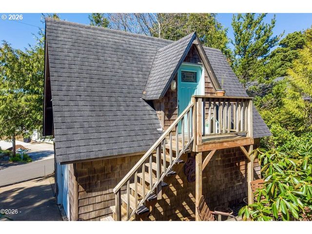 5460 PALISADES Dr, Lincoln City, OR 97367