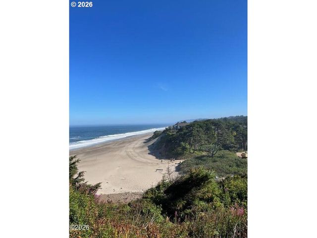 5460 PALISADES Dr, Lincoln City, OR 97367
