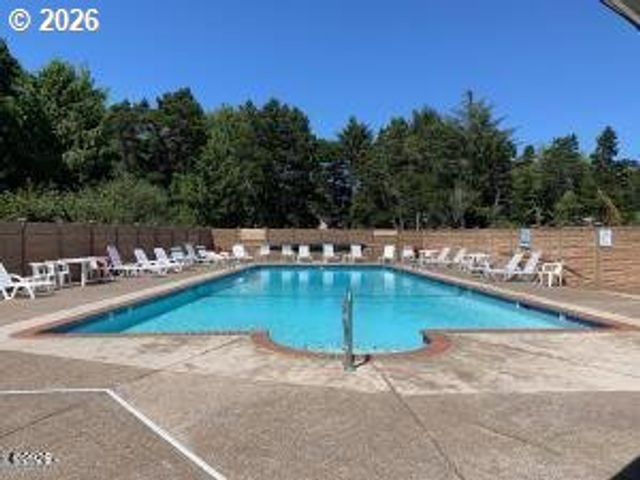 5460 PALISADES Dr, Lincoln City, OR 97367