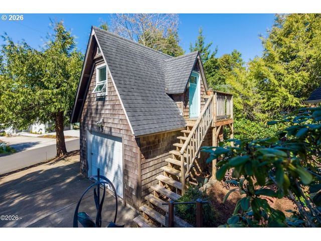 5460 PALISADES Dr, Lincoln City, OR 97367