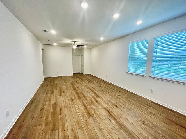 1018 Vanderscile RD, Hutto, TX 78634