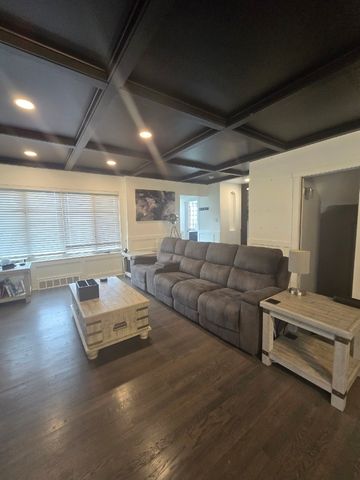 7959 S Michigan Avenue, Chicago, IL 60619