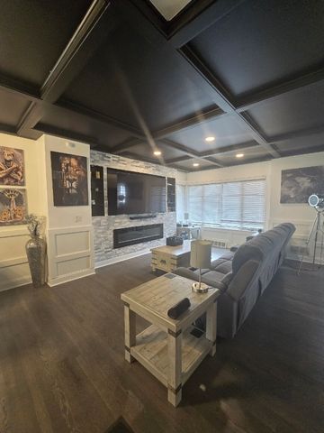 7959 S Michigan Avenue, Chicago, IL 60619