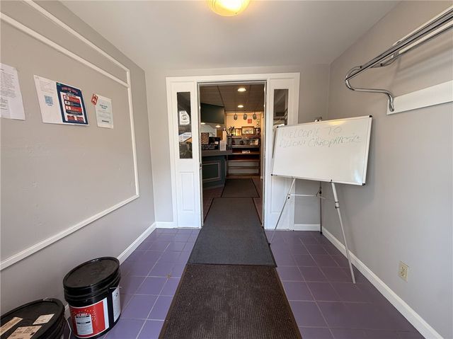 2797 post Road, Warwick, RI 02886