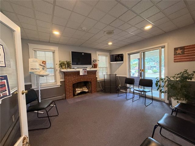 2797 post Road, Warwick, RI 02886
