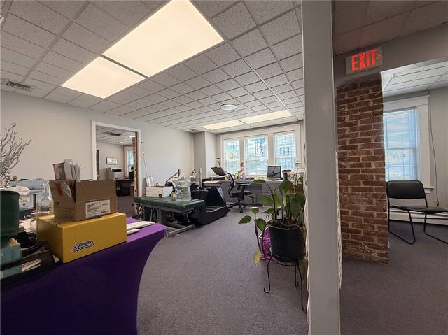 2797 post Road, Warwick, RI 02886