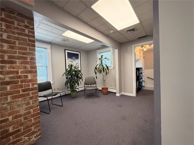 2797 post Road, Warwick, RI 02886