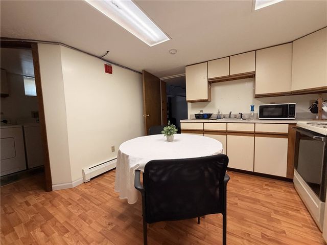 2797 post Road, Warwick, RI 02886