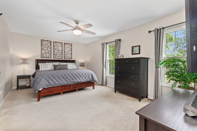 1211 Parliament Court, Libertyville, IL 60048