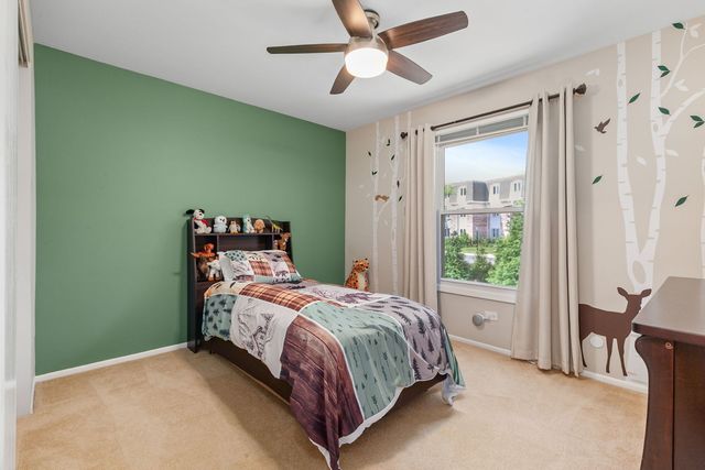 1211 Parliament Court, Libertyville, IL 60048