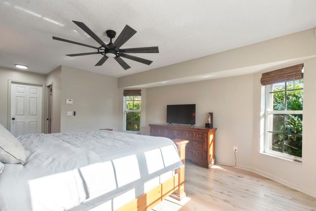 691 Foresteria Avenue, Wellington, FL 33414