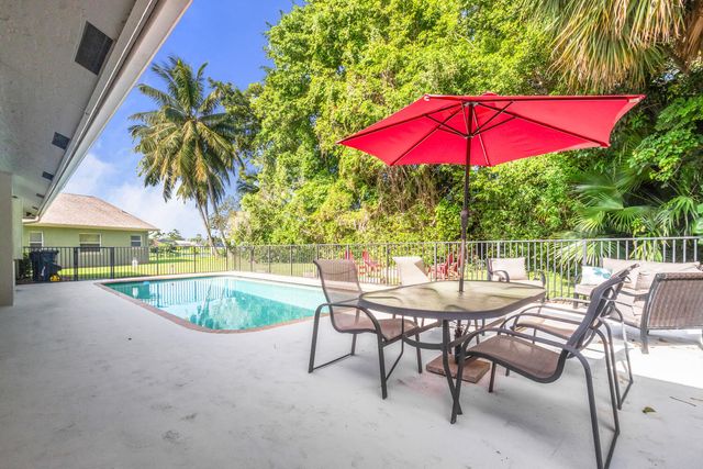 691 Foresteria Avenue, Wellington, FL 33414