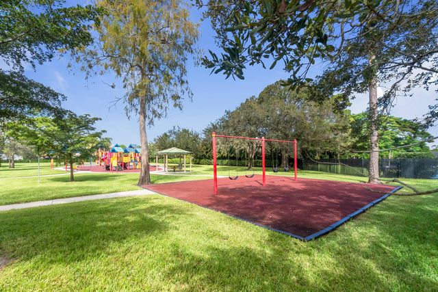 691 Foresteria Avenue, Wellington, FL 33414