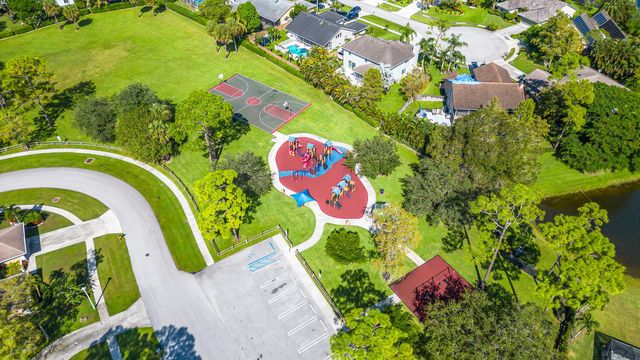 691 Foresteria Avenue, Wellington, FL 33414