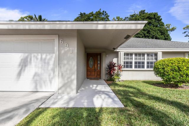 691 Foresteria Avenue, Wellington, FL 33414