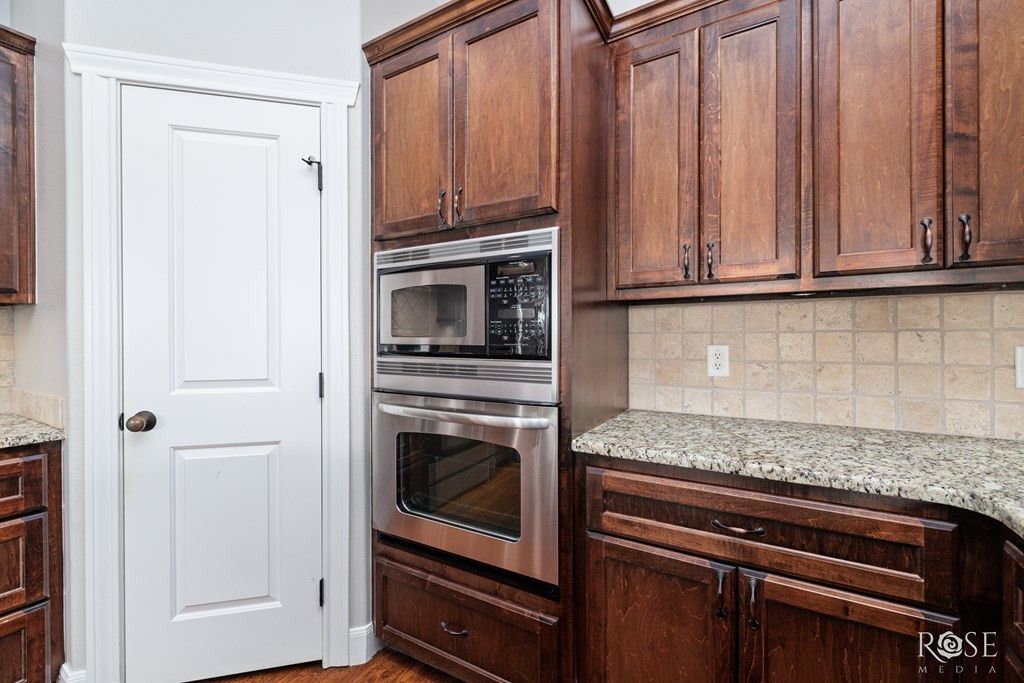 Image 12 of property listing at 705 W Ratliff Road, San Angelo, TX 76904