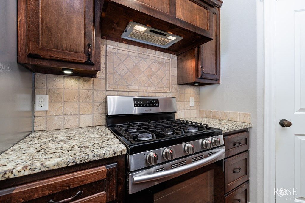 Image 16 of property listing at 705 W Ratliff Road, San Angelo, TX 76904