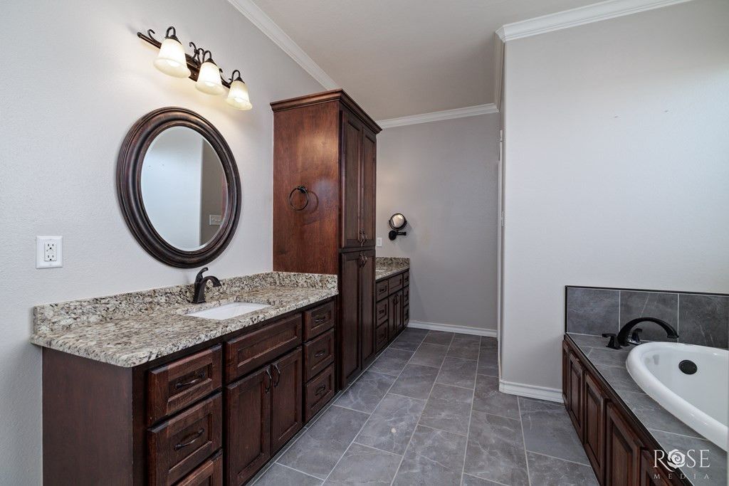 Image 19 of property listing at 705 W Ratliff Road, San Angelo, TX 76904