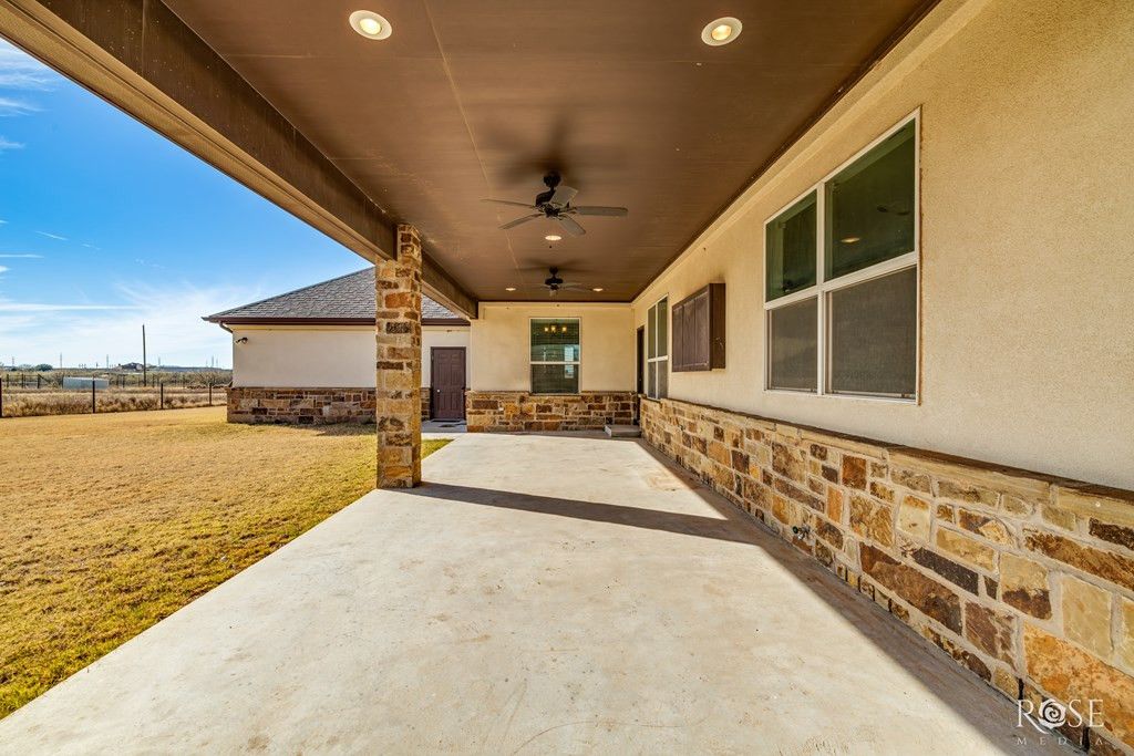 Image 32 of property listing at 705 W Ratliff Road, San Angelo, TX 76904