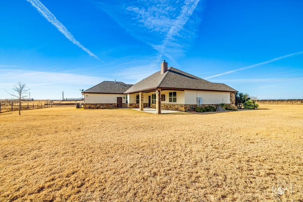 Image 34 of property listing at 705 W Ratliff Road, San Angelo, TX 76904