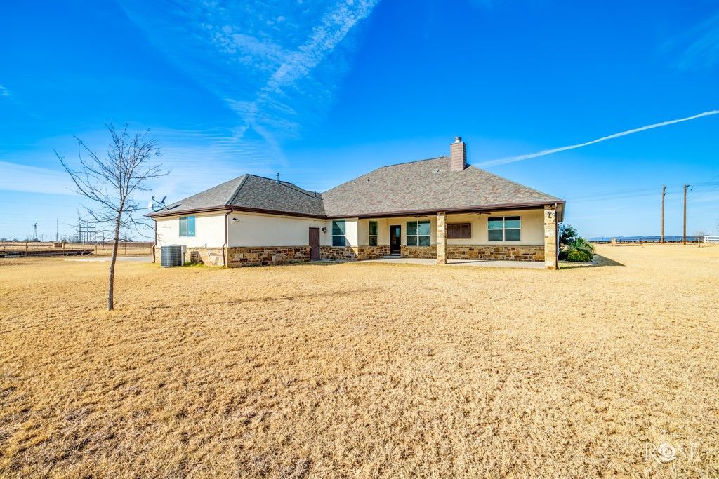 Image 35 of property listing at 705 W Ratliff Road, San Angelo, TX 76904