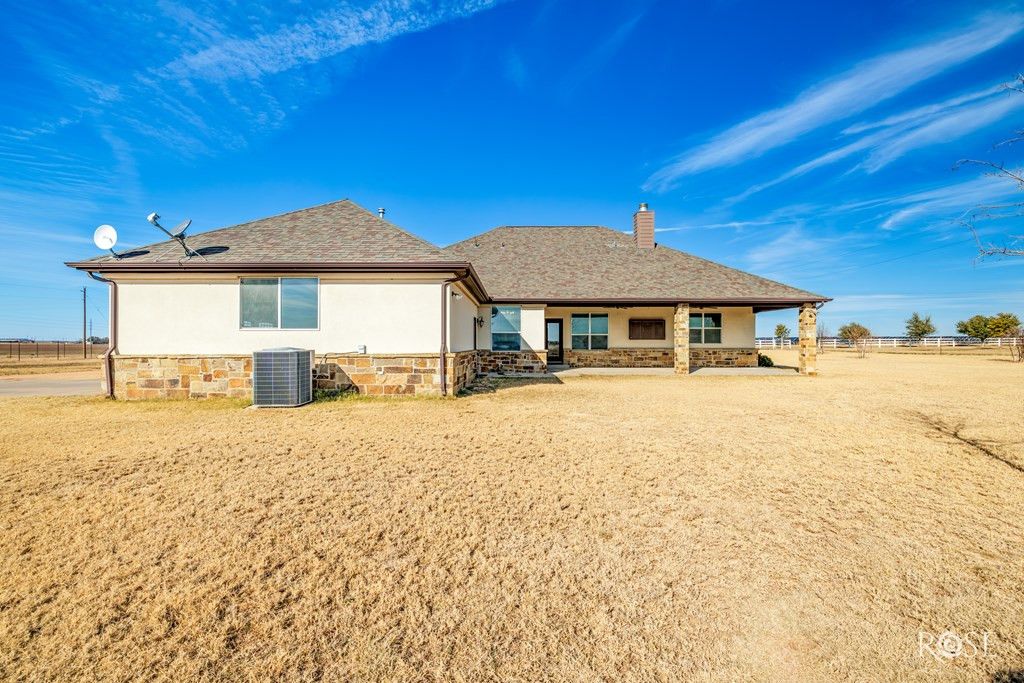 Image 36 of property listing at 705 W Ratliff Road, San Angelo, TX 76904