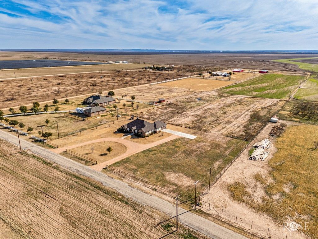 Image 40 of property listing at 705 W Ratliff Road, San Angelo, TX 76904