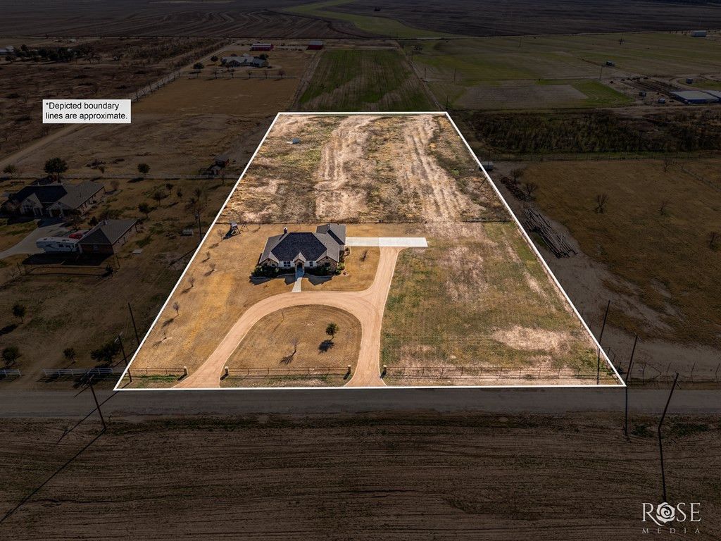 Image 45 of property listing at 705 W Ratliff Road, San Angelo, TX 76904