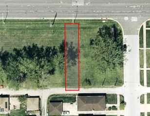 812 State Street, Calumet City, IL 60409