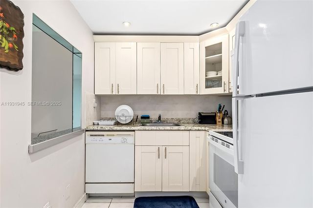 210 172nd St 533, Sunny Isles Beach, FL 33160