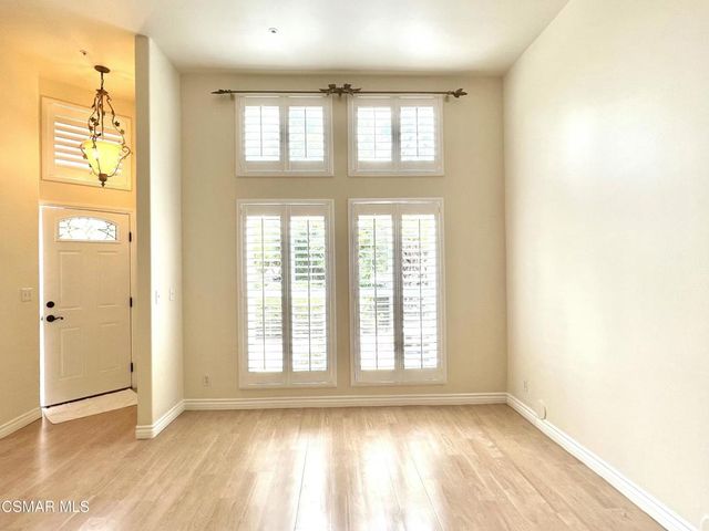 255 Skyline Drive, Thousand Oaks, CA 91362