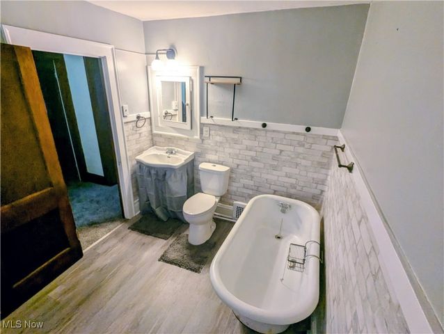 10604 Saint Mark Avenue, Cleveland, OH 44111