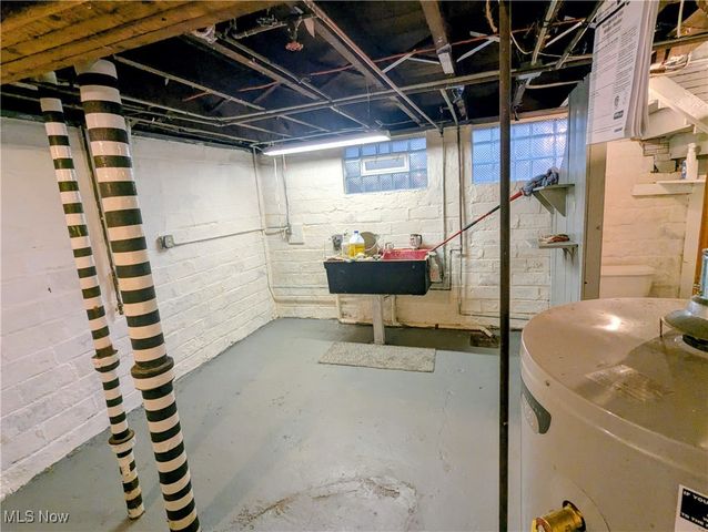 10604 Saint Mark Avenue, Cleveland, OH 44111